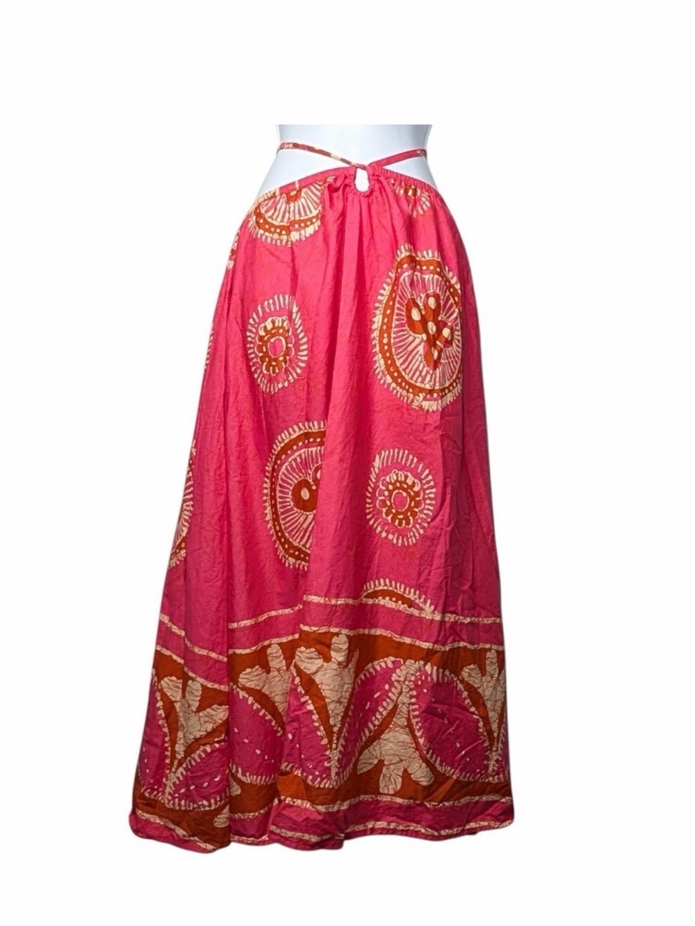 House of Harlow 1960 batik maxi skirt 
Size S